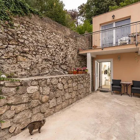 Maro Apartment