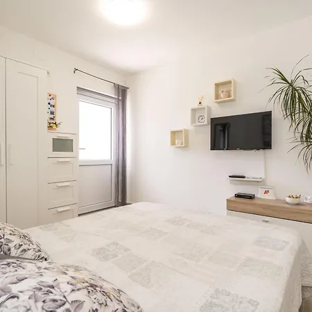 Apartment Maro *