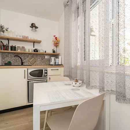 Maro Apartment