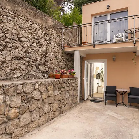 Apartment Maro *