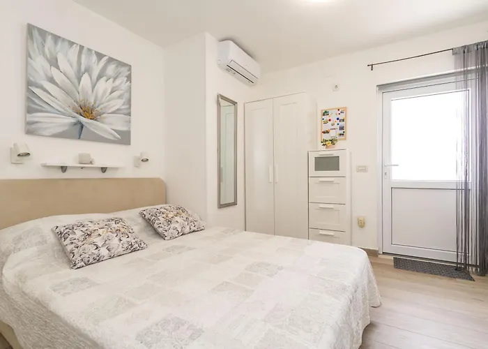 Maro Ντουμπρόβνικ